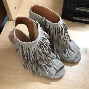 Open-toe Tassel Heels!